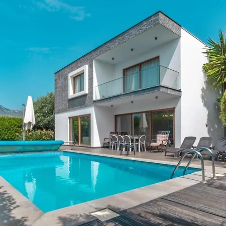 Star Villa With Private Heated Pool In Funchal Exterior photo